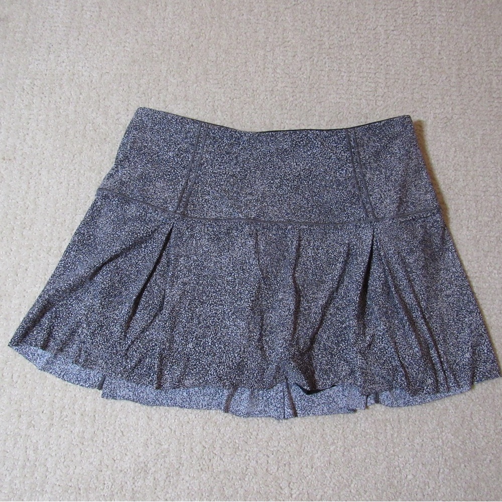 Lululemon Athletica Gray Pleated Skater Mini Skirt